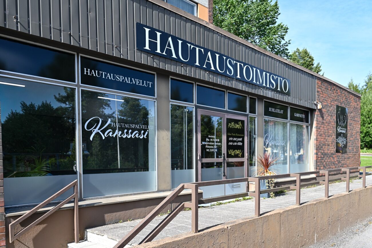 Hautauspalvelut KANSSASI- Nokia - MALLIKUVA - Hautajaiskuvat -156