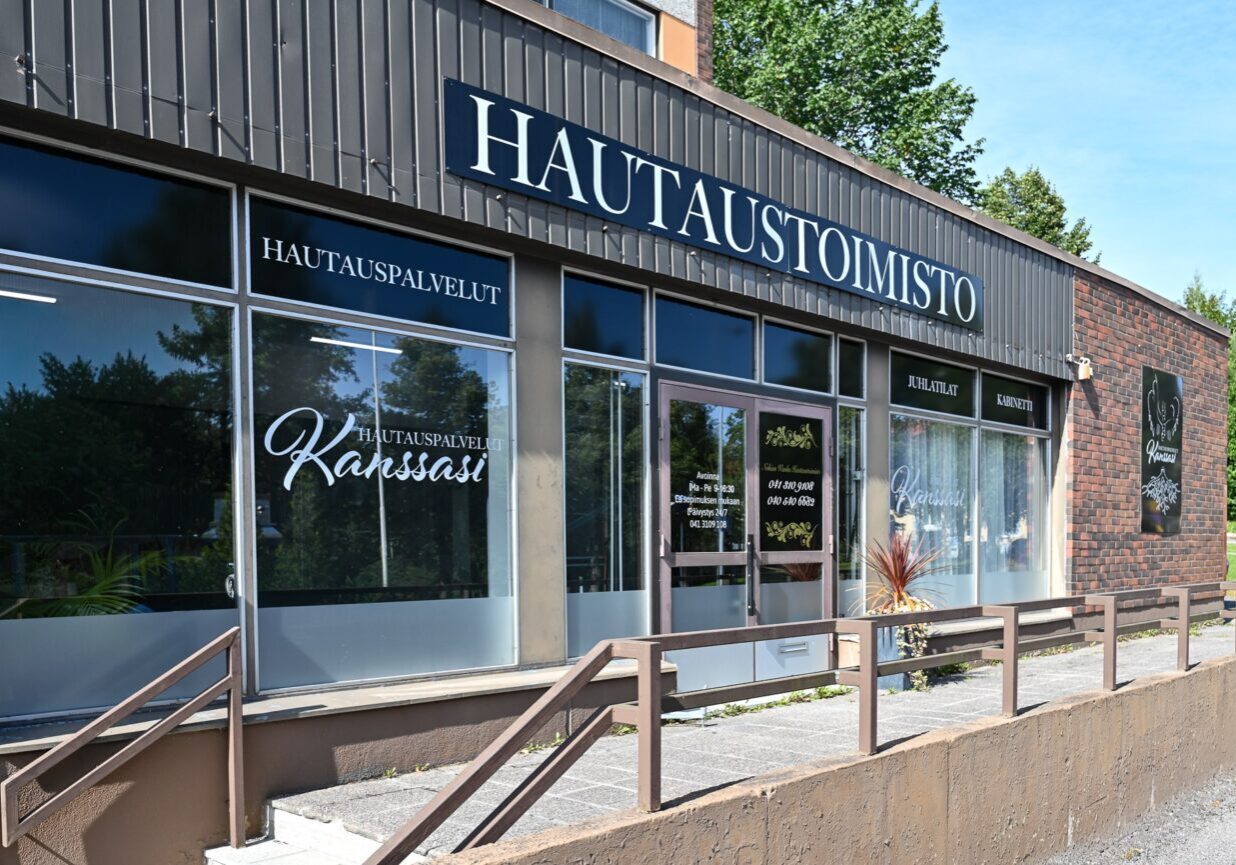 Hautauspalvelut KANSSASI- Nokia - MALLIKUVA - Hautajaiskuvat -156